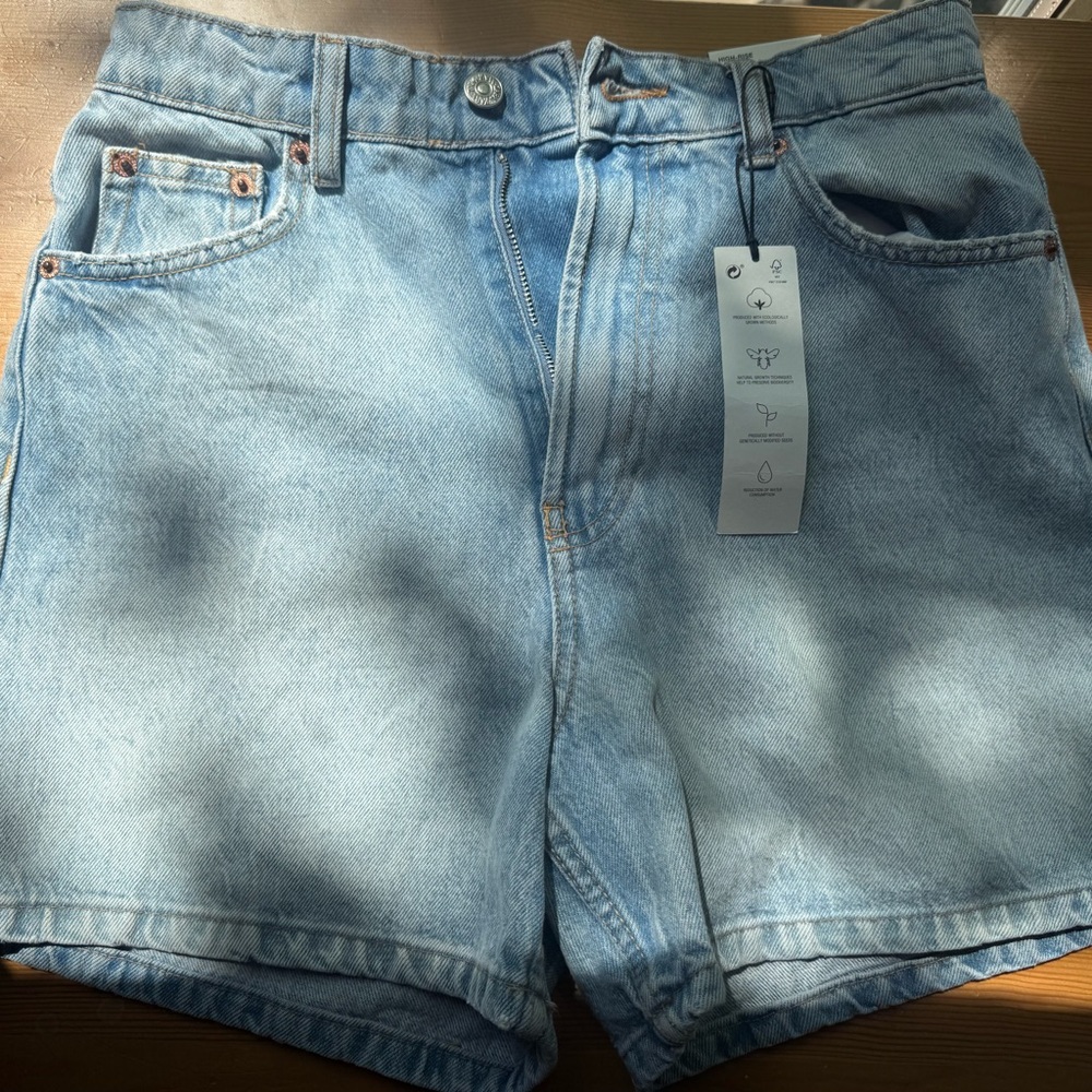 ZARA High Rise Denim Shorts | Light Wash | NWT | Size 8
